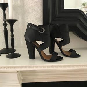 Michael Antonio black heels